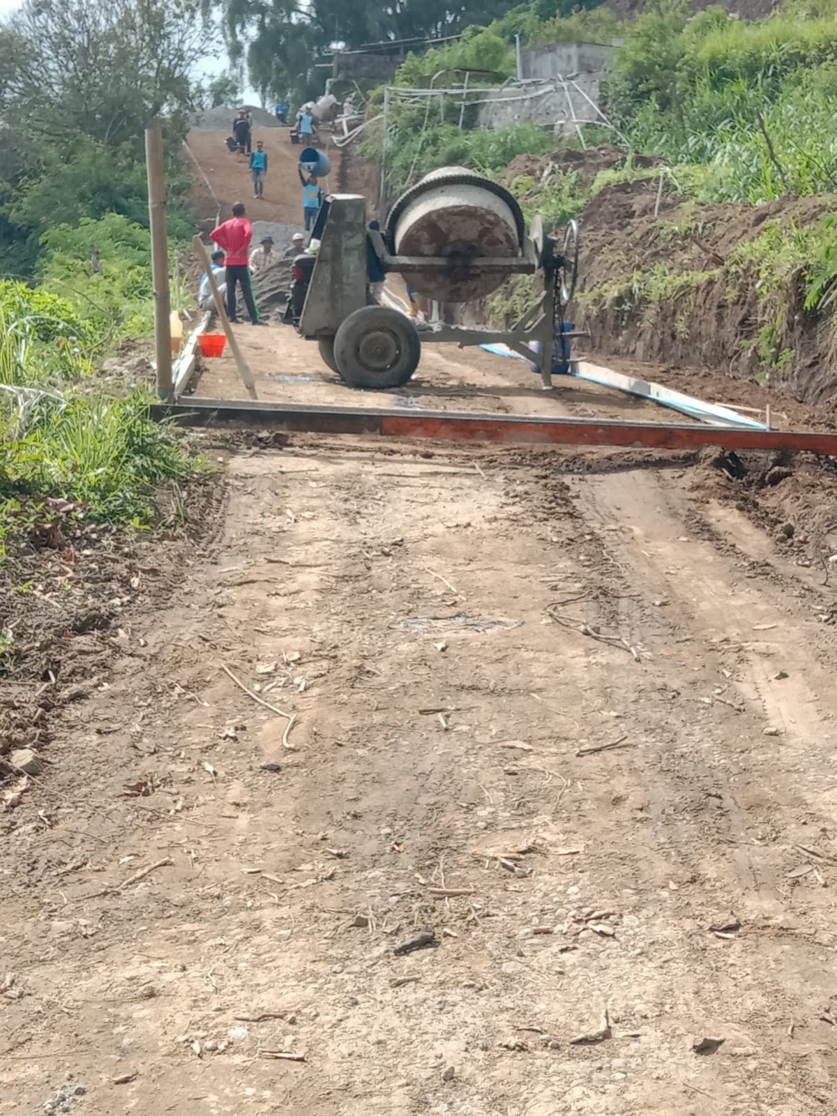Rabat Beton Jalan Makam